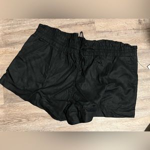 Black Linen Shorts 2X